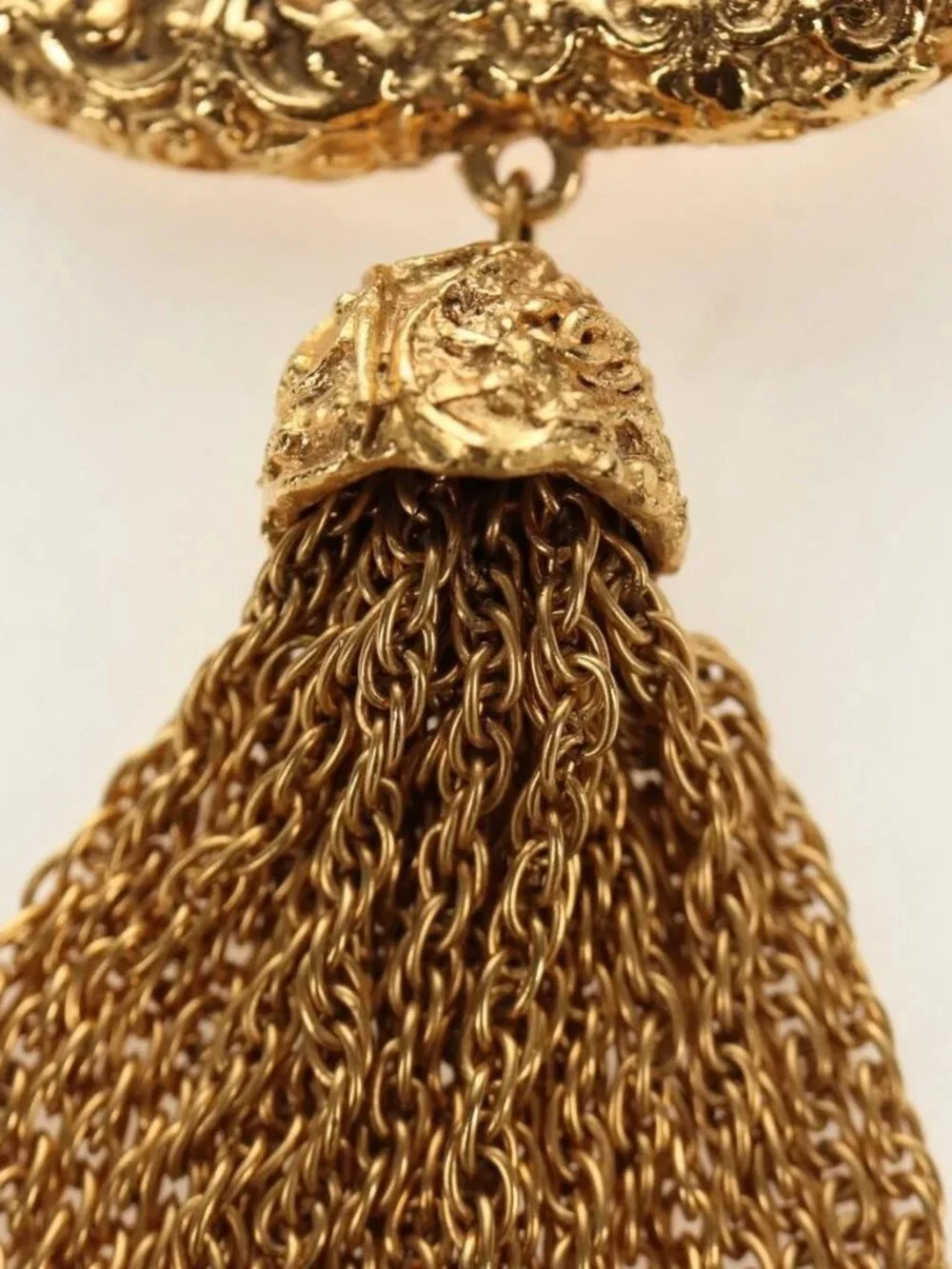 CHANEL CC Fringe Lava Brooch metal Gold CC Auth am11879SM